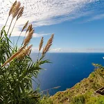 Вилла Guestready - Madeiran Oasis With Ocean View