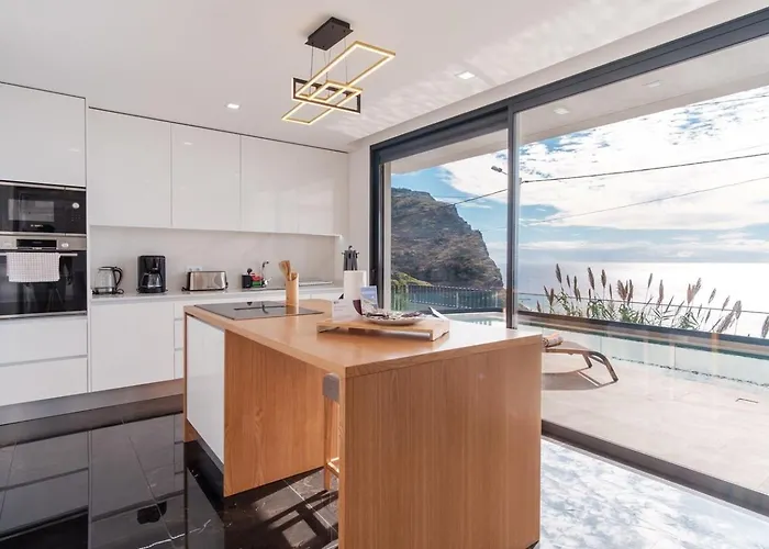 빌라 Guestready - Madeiran Oasis With Ocean View Campanário